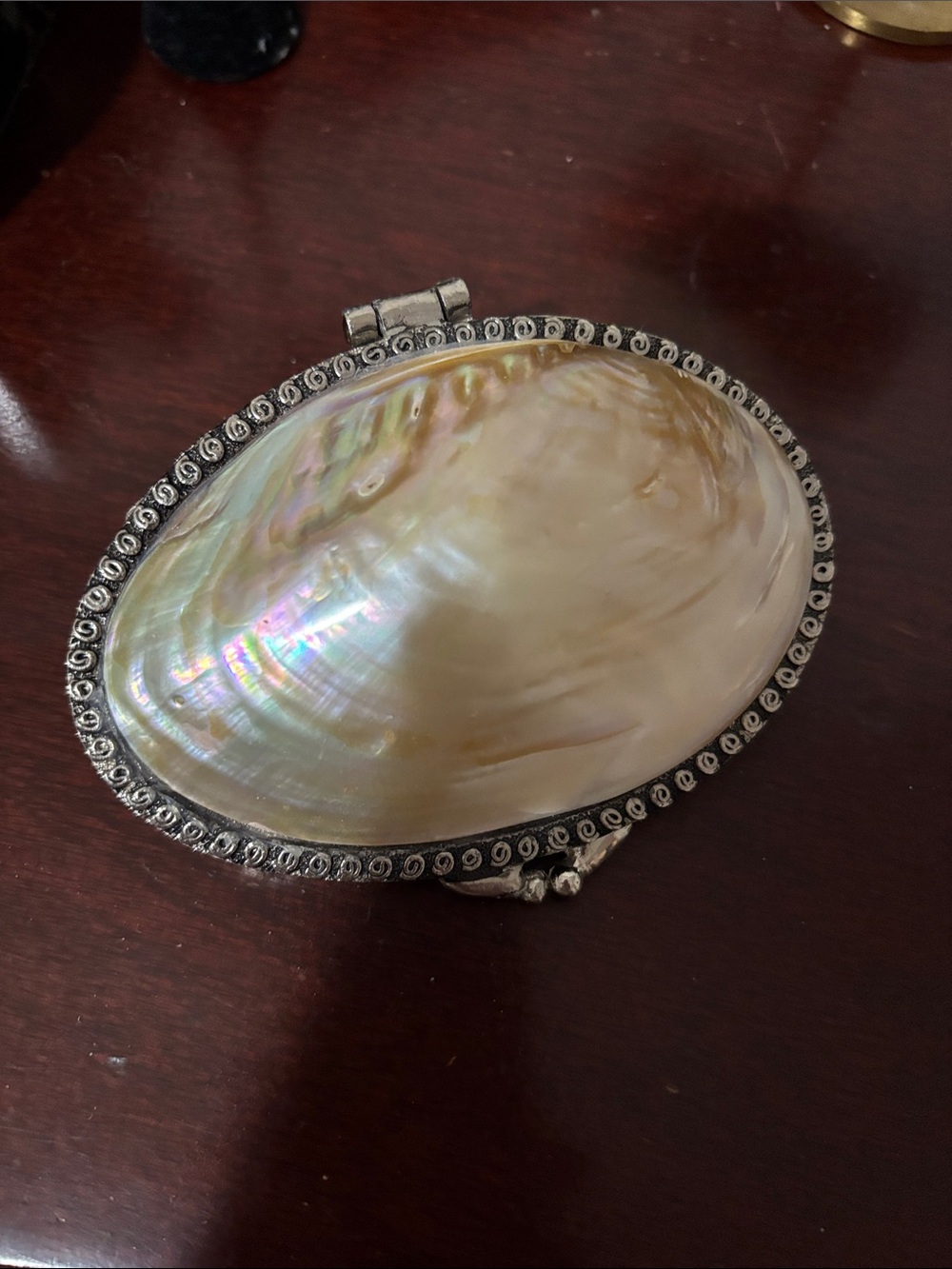 Mother of Pearl Oval Hinged Trinket Box - Iridescent Cream